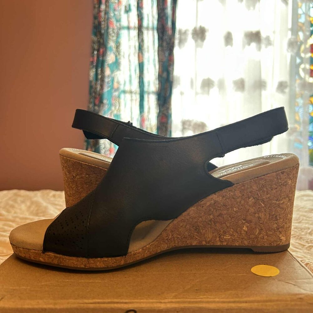 Clarks black wedges - Picture 6 of 7